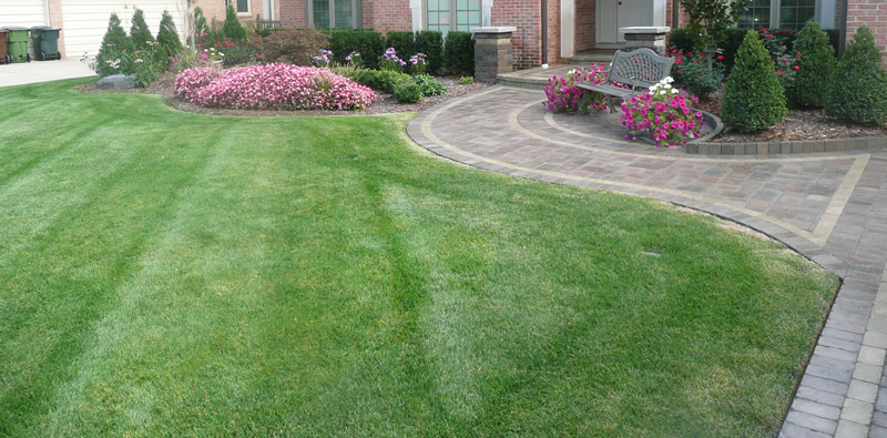 Macomb County Landscaper Explains How to Spruce Up Your Lawn